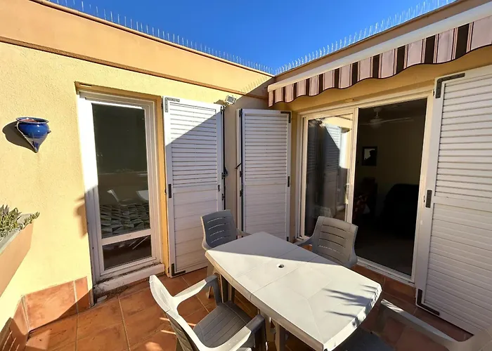 : Cosy Avec Terrasse Pour 4 Pers, Proche - Fr-1-837-102 Appartement